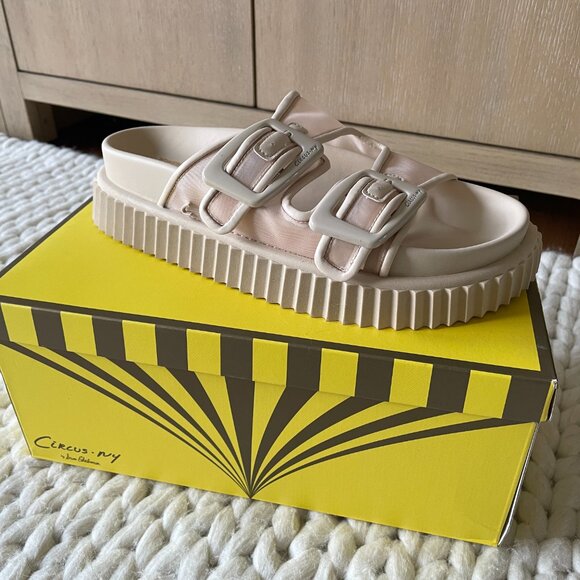 NWT Sam Edelman Slip-On Beige Sandals - Picture 3 of 5